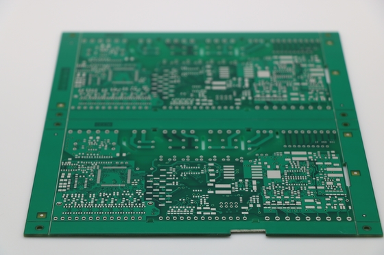 Un buen precio. FR4 Placas de circuitos impresos de múltiples capas Verde Soldermask Blanco de pantalla de seda Servicio de montaje de PCB en línea